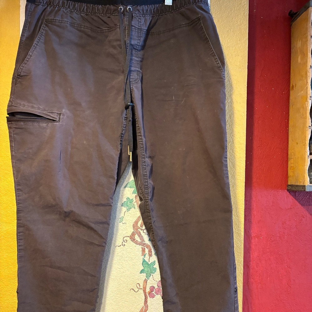 Duluth 38x30 Mens Trading Hikeing Flex outdoor pants Brow